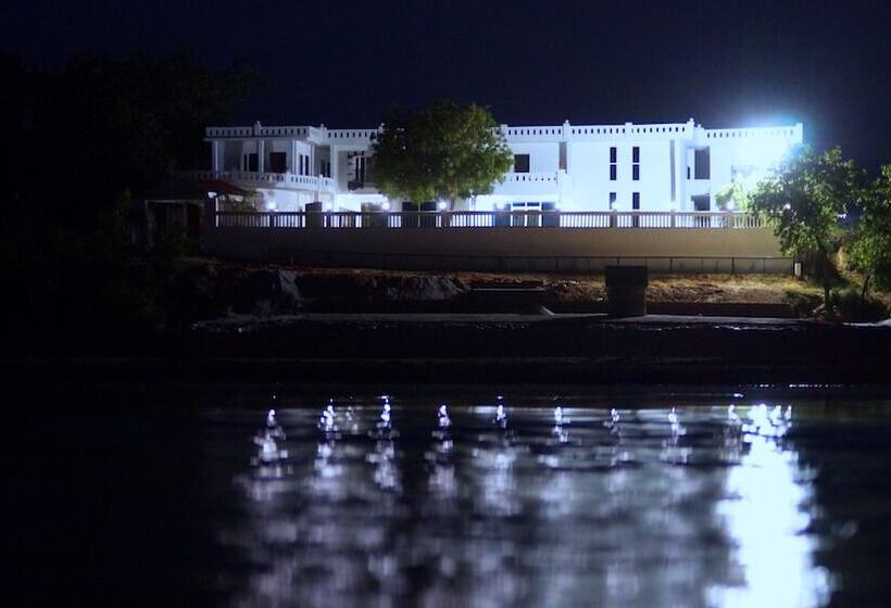 ホテル Ganga Village Resort