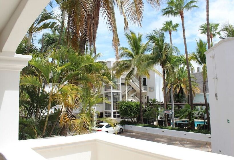 هتل Wyndham Garden Los Mochis Plaza Inn