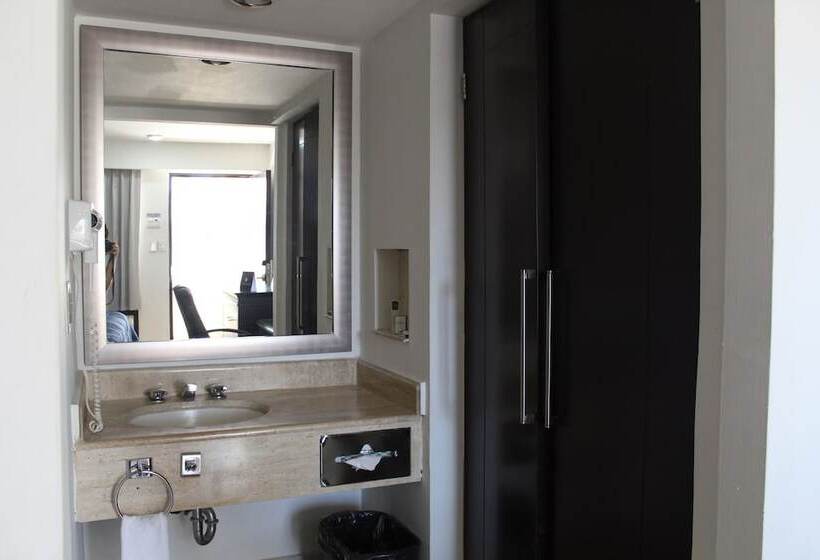 هتل Wyndham Garden Los Mochis Plaza Inn