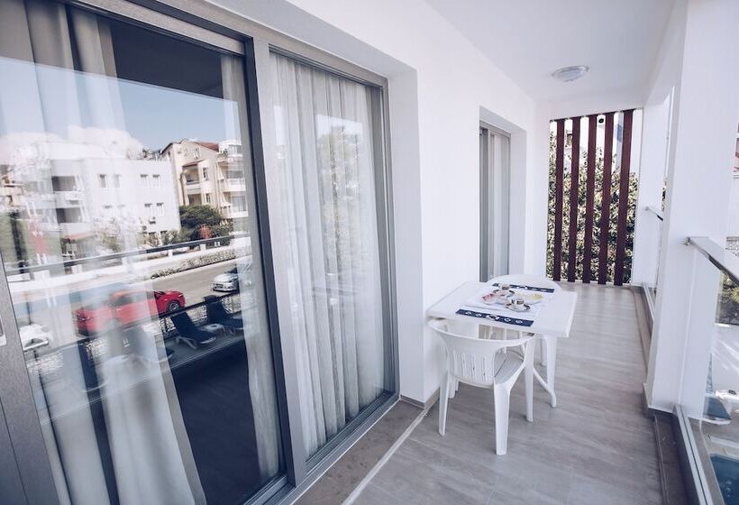هتل Princess Kinli Suites