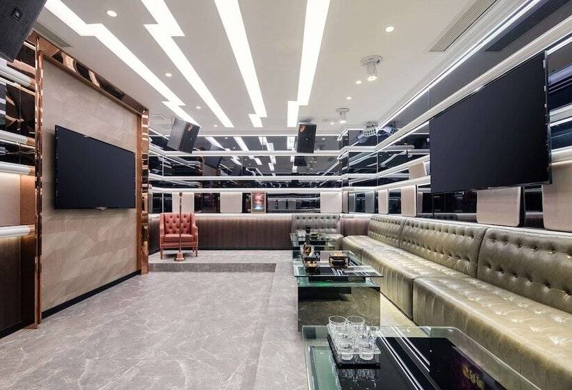 فندق Ramada By Wyndham Guangyuan Zengjiashan Resort