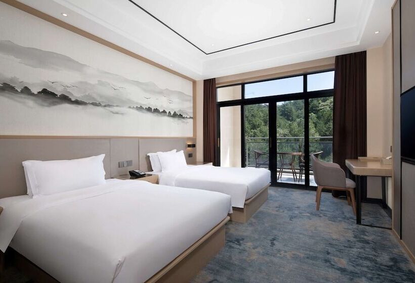 فندق Ramada By Wyndham Guangyuan Zengjiashan Resort