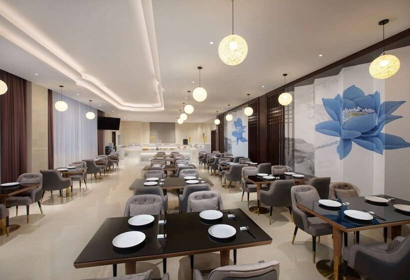 هتل Ramada Encore By Wyndham Linqu Downtown