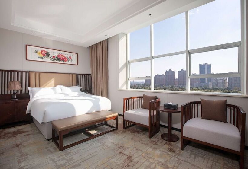 هتل Ramada Encore By Wyndham Linqu Downtown