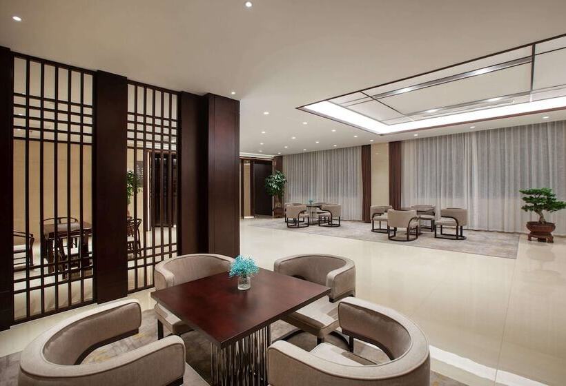 هتل Ramada Encore By Wyndham Linqu Downtown