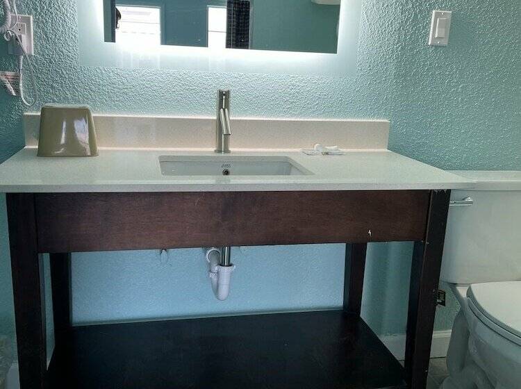 هتل Regal Inn
