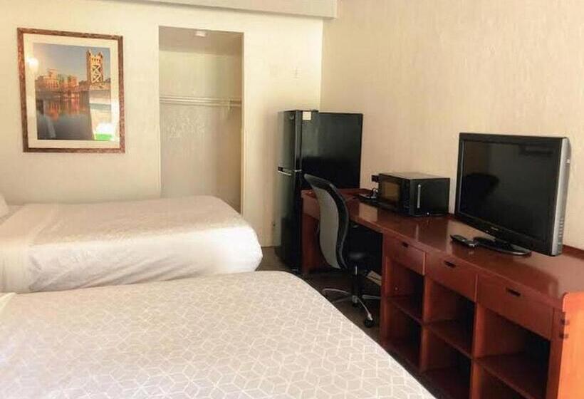 هتل Super 8 By Wyndham San Jose Airport