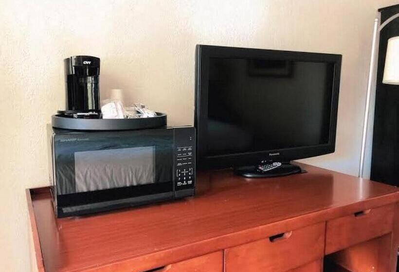 هتل Super 8 By Wyndham San Jose Airport