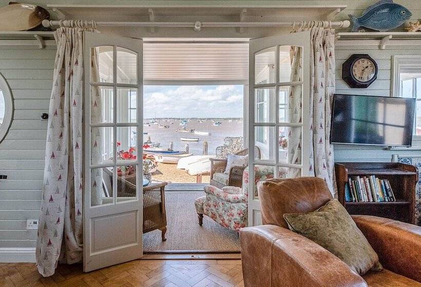 هتل The Boathouse, Felixstowe Ferry