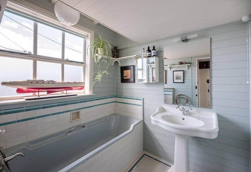 هتل The Boathouse, Felixstowe Ferry