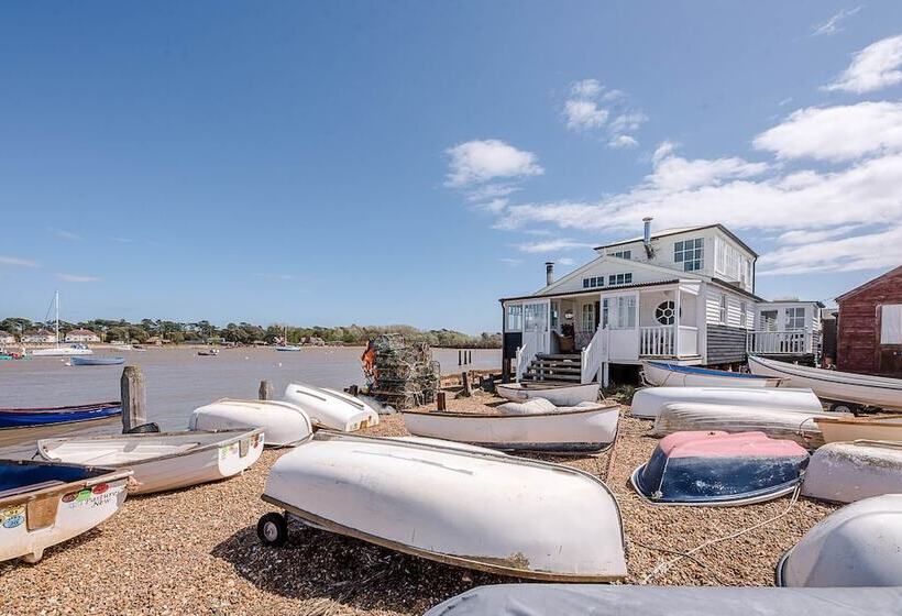 هتل The Boathouse, Felixstowe Ferry