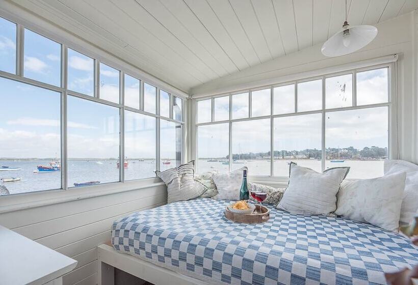 هتل The Boathouse, Felixstowe Ferry