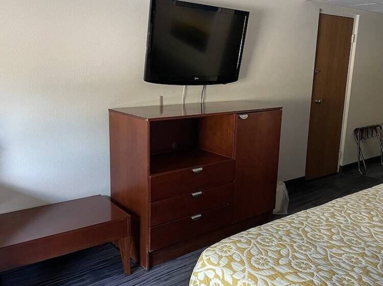 هتل The Royal Inn & Suites