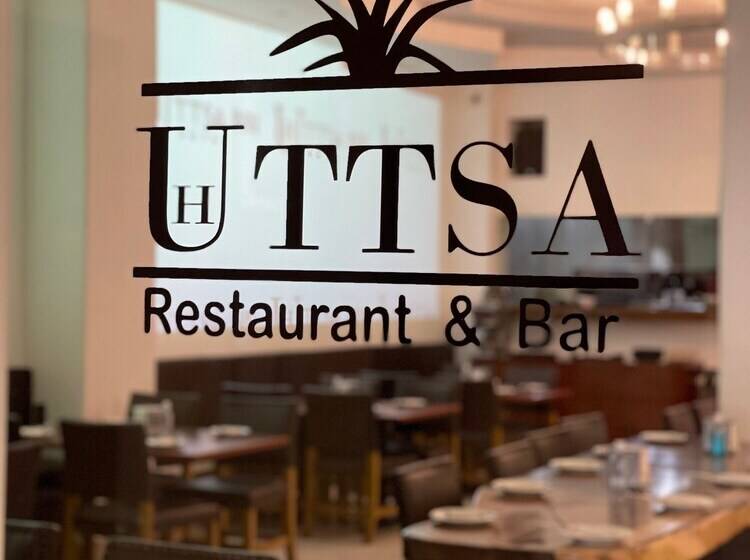 فندق Uttsa Inn