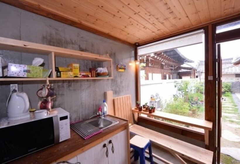 Jeonju Moheon Hanok Pension