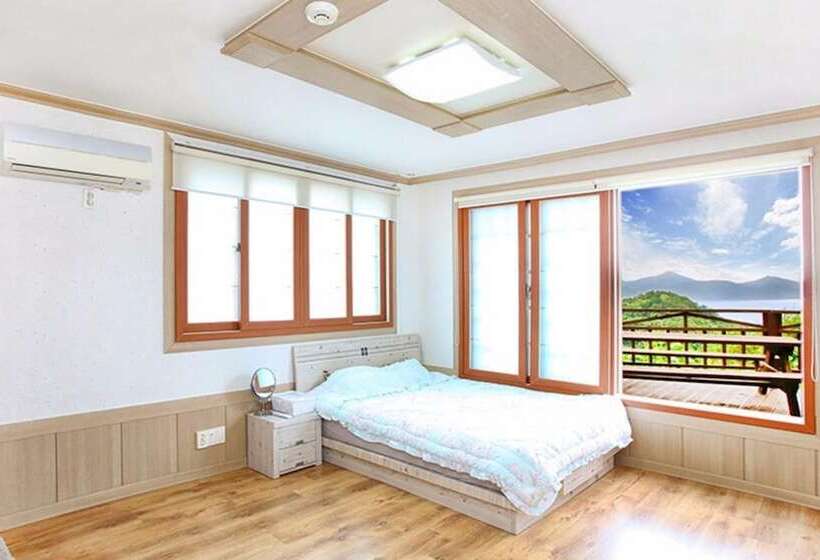 Namhae Baramkkot Pension