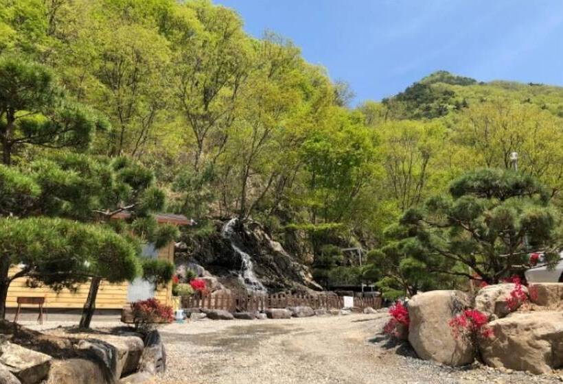 Wanju Haneurarae Cheotjip Pension