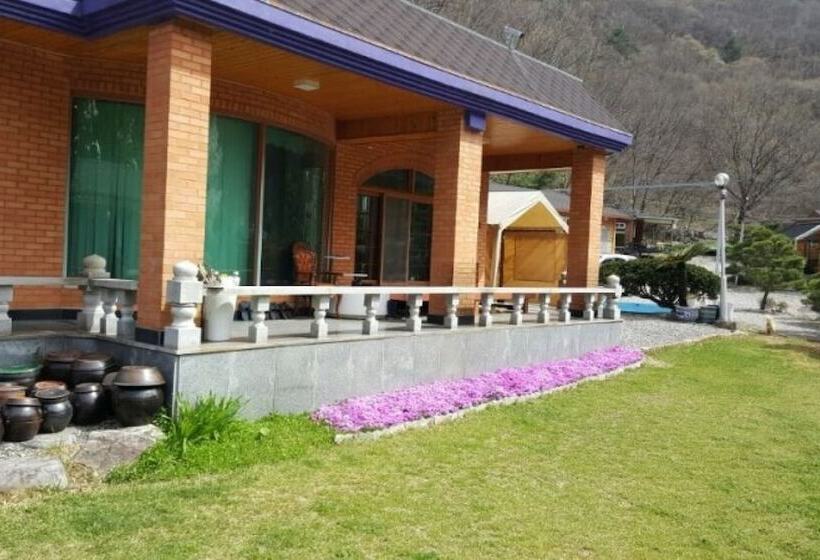 Wanju Haneurarae Cheotjip Pension