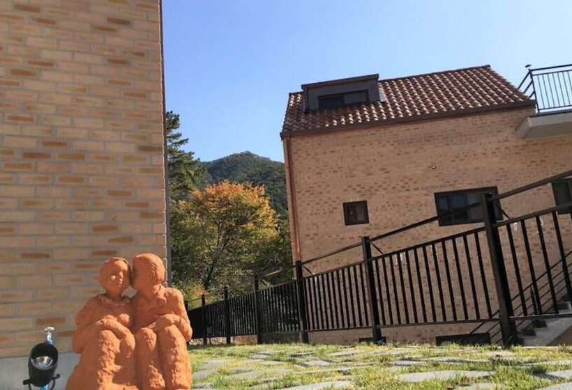 Wanju Madangi Sumokwon Pension