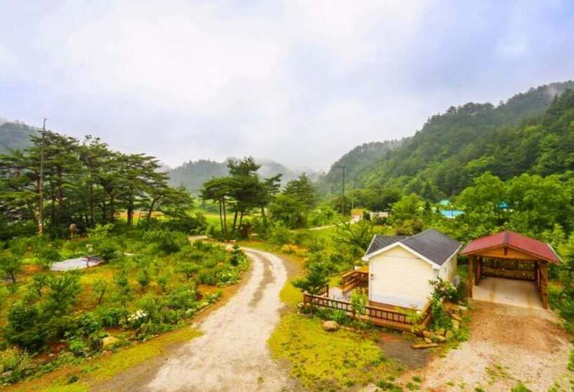 Yangyang Goyohan Kkottteul Pension