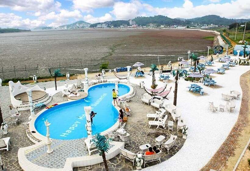 Hwaseong Santorini Pension 8
