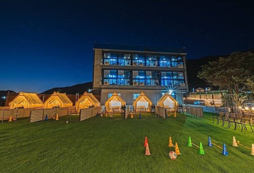 Namhae Dangdangi Dog Pension Blue