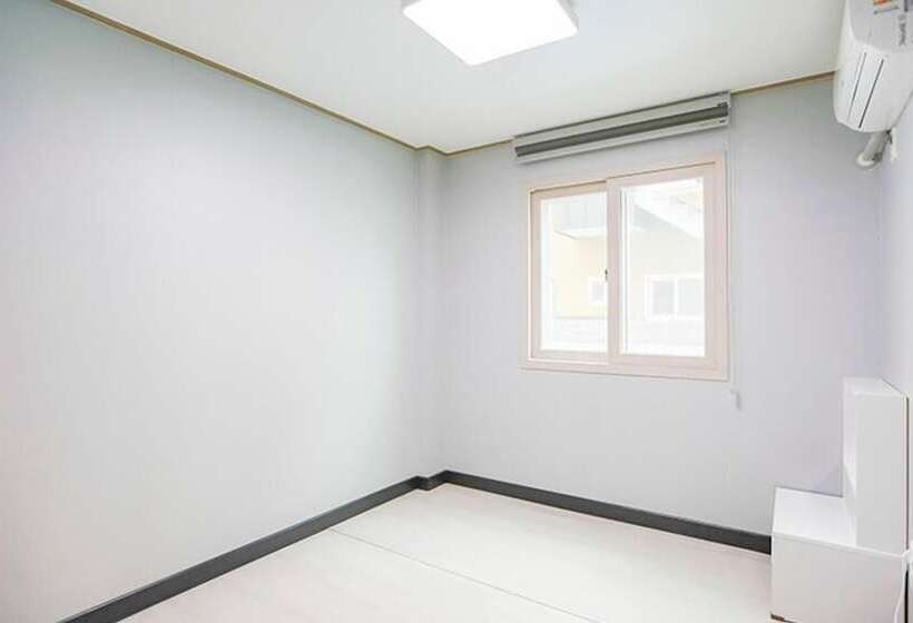 Namhae Gonige Pension