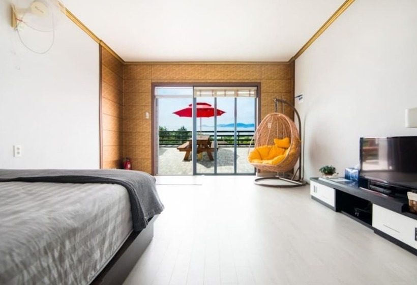 Namhae Skyblue Sea Pension