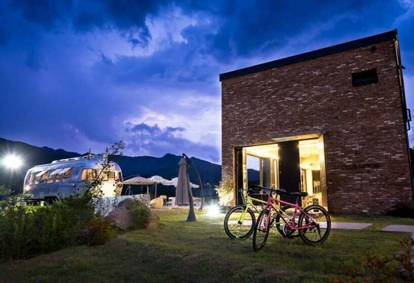 פנסיון Out Of Park