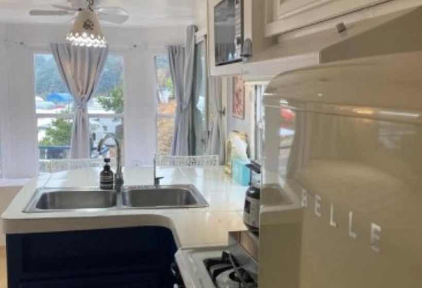 פנסיון Out Of Park