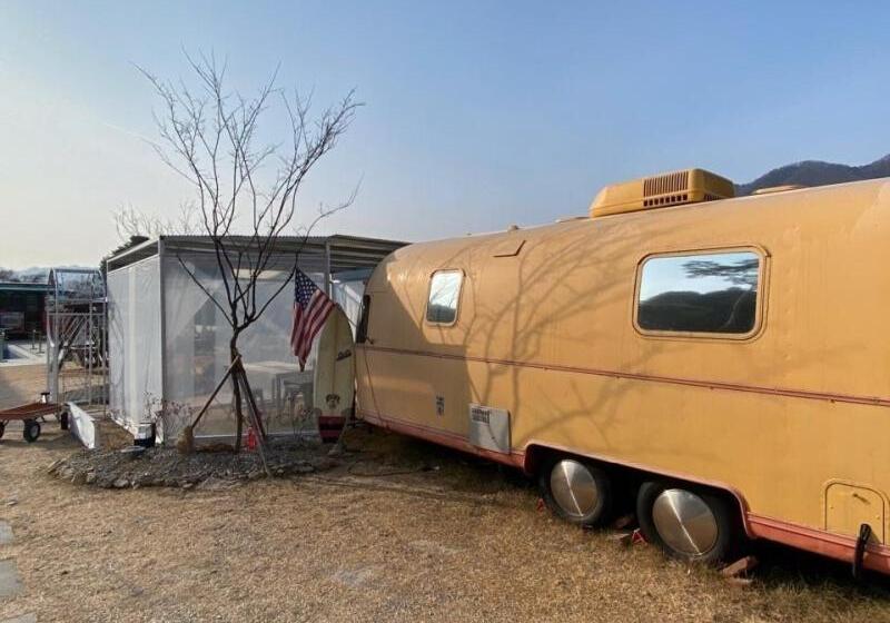 פנסיון Out Of Park