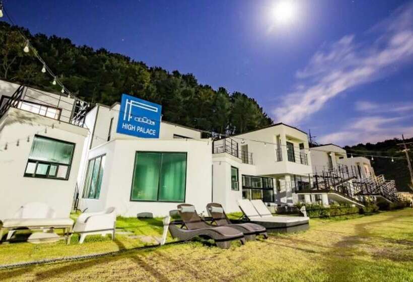 פנסיון Gapyeong High Palace Pool Villa