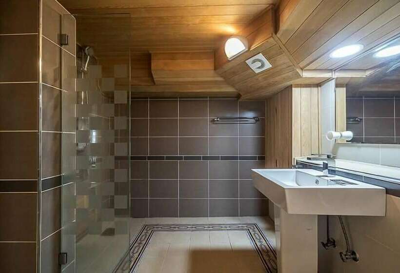膳宿费 Geoje Badatga, Aesop Ajeossine Jip