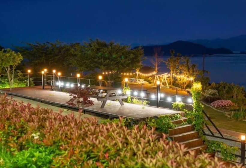 پانسیون Geoje Sea And Blue Pool Villa
