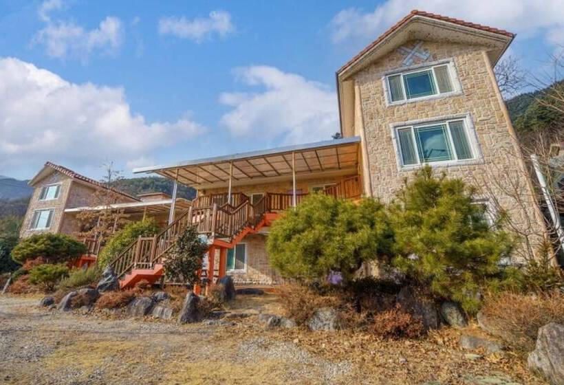 بنسيون Hamyang Jiri Resort Bed And Breakfast