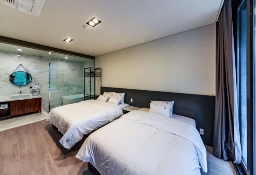 פנסיון Hapcheon Ylang Ylang Pool Villa