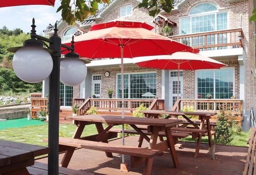Pensione Namhae Memory Plus Bed And Breakfast