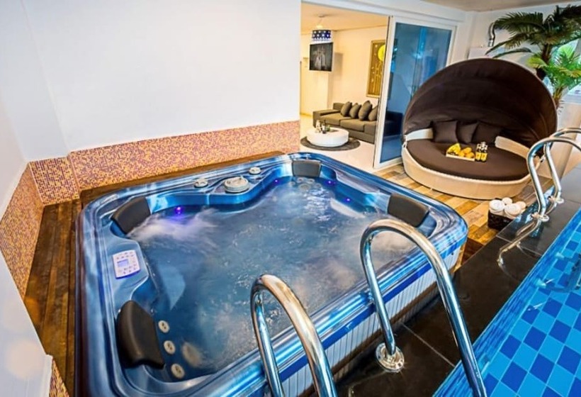 פנסיון Nanhae Jeogsila Pool Villa