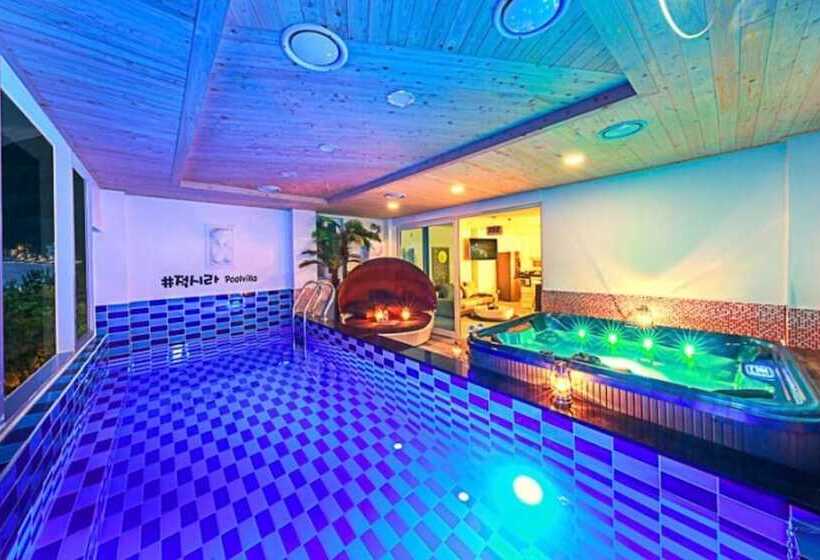 פנסיון Nanhae Jeogsila Pool Villa