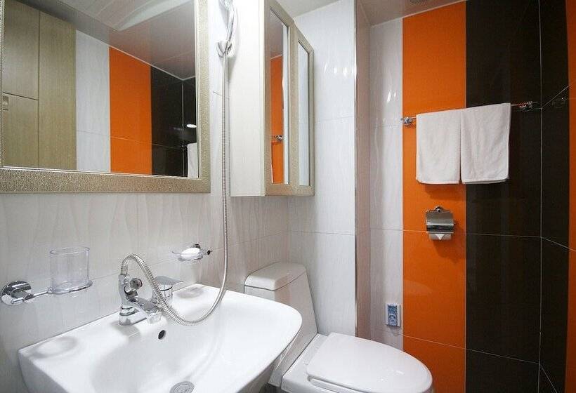 بنسيون Yeosu Space Guest House