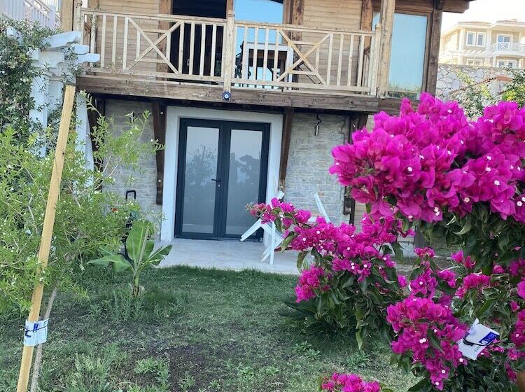 住所  Cedar 1 Bed House With Stunning Views