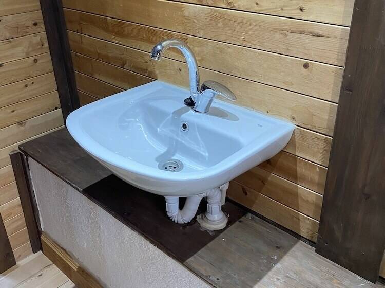 住所  Cedar 1 Bed House With Stunning Views