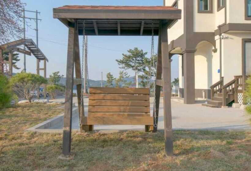 Seosan Woongdo Story Pension