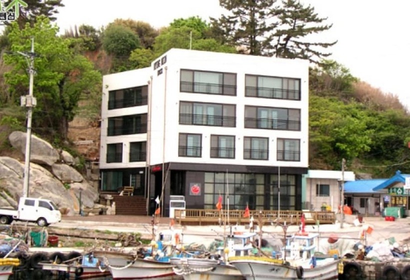 Yangyang Sea Garden Pension