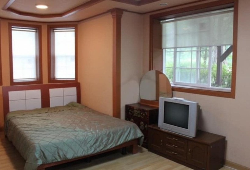 Youngwol Sky Pension Camping