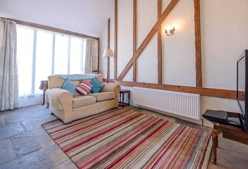 Harvest Cottage, Valley Farm Barns, Snape