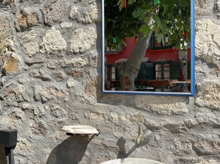 فندق Avlulu Konak Kucukkoy