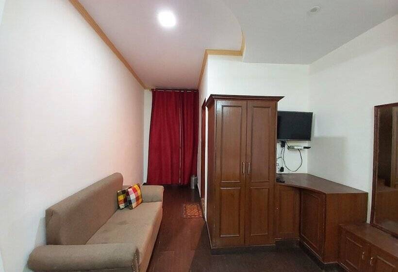 هتل Goroomgo Dolls Inn Nainital