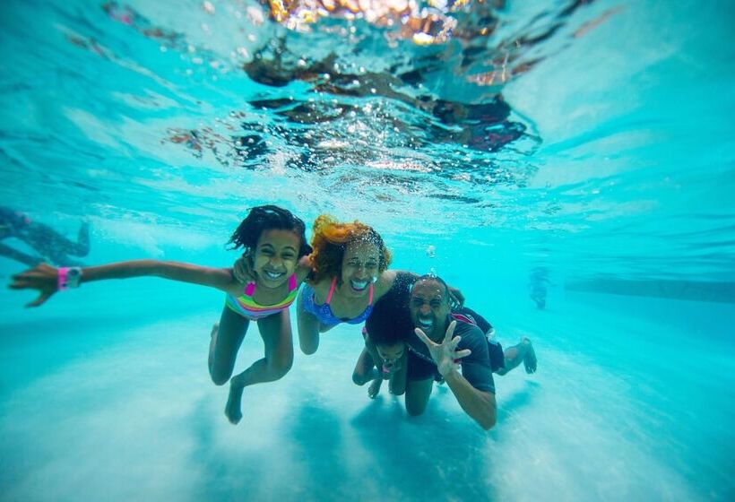هتل Great Wolf Lodge Manteca