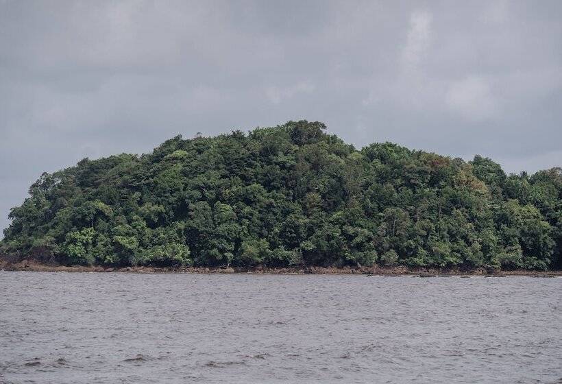 فندق Roxy Telok Serabang